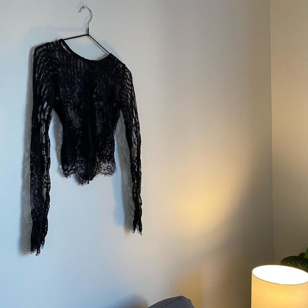 Lace long-sleeves too